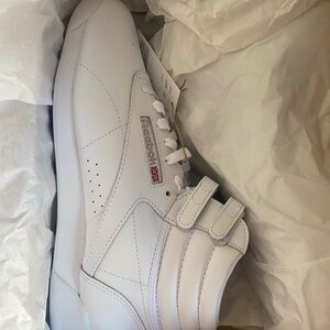 Size 10 Reebok classic bought two no longer needed